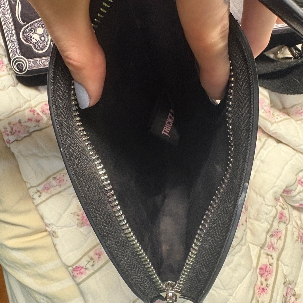 Spirit Board Black Crossbody Bag with matching Planchette Wristlet - Picture 5 of 13